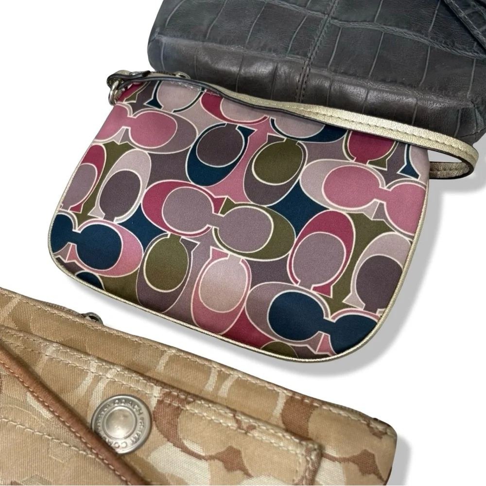 COACH Y2K Scarf Print Sateen Signature C Small Wristlet Wallet Pink SV/MC F47799 - Picture 3 of 8